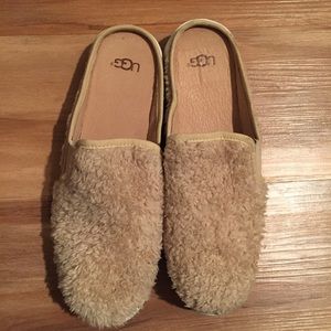 Ugg slip ones. Worn once. Super comfy!